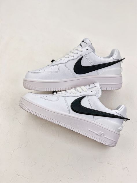Nike Air Force 1 '07 - White/White/White/Black